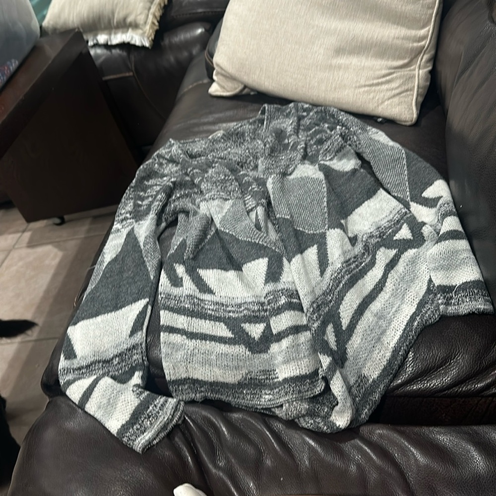Closet space size small grey sweater